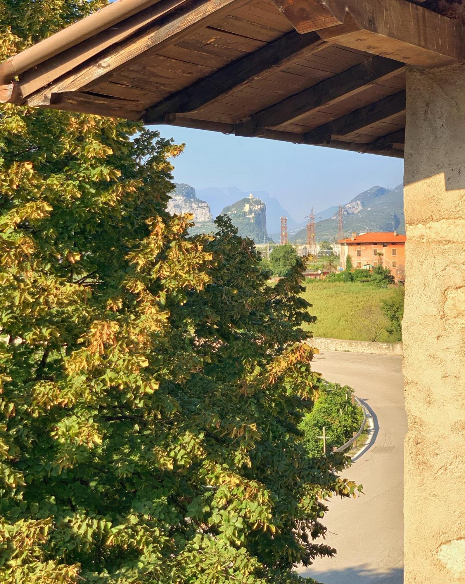 G-House Modernes Apartment Mit Tollem Ausblick Riva del Garda Eksteriør bilde