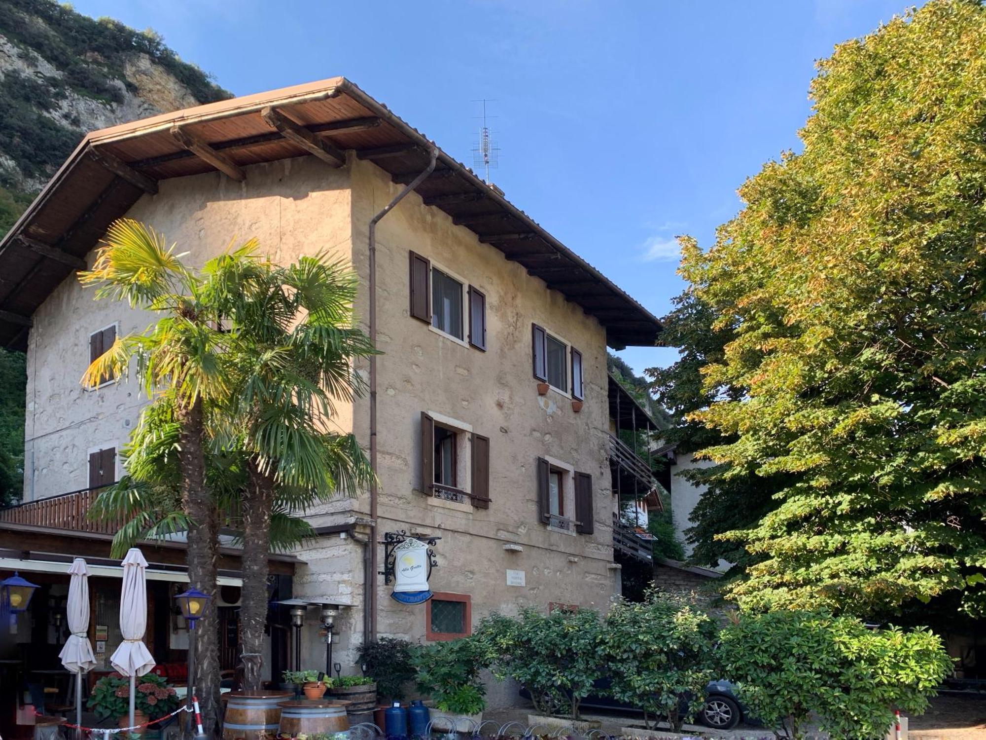G-House Modernes Apartment Mit Tollem Ausblick Riva del Garda Eksteriør bilde